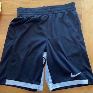 Nike size medium boys